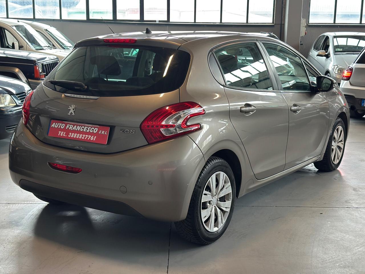 Peugeot 208 1.4 HDi 68 CV 5 porte Allure