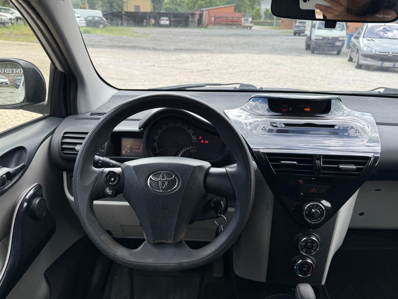 Toyota iQ 1.0 CVT Lounge