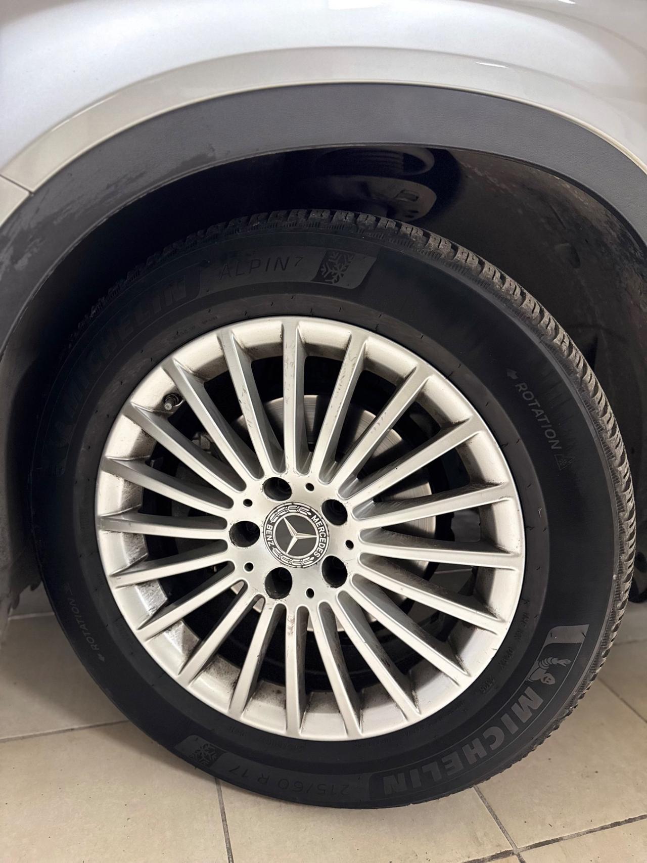 Mercedes-benz GLA 180 d Premium