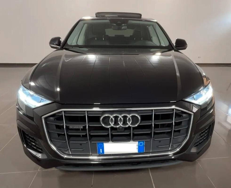 Audi Q8 55 TFSI quattro tiptronic