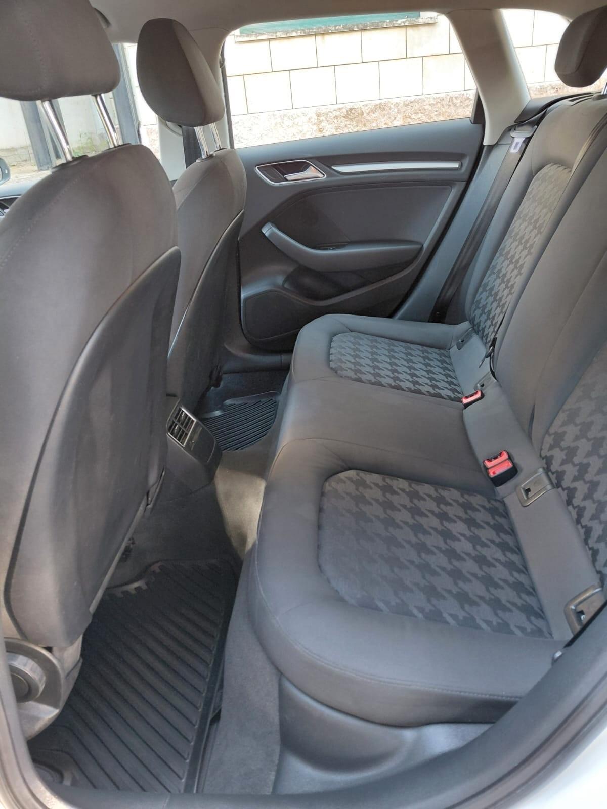 Audi A3 SPB 1.6 TDI clean diesel quattro Ambition