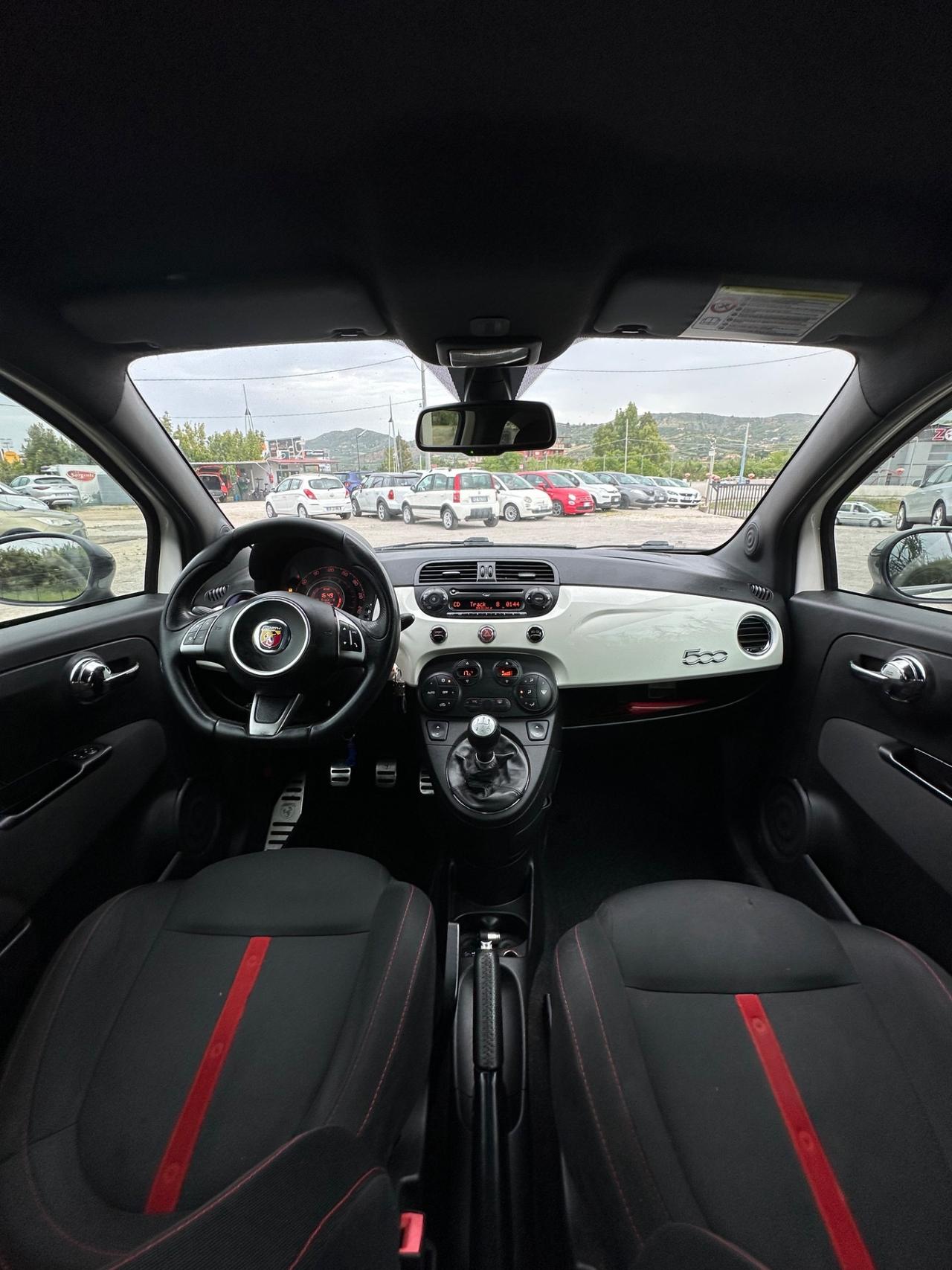 Abarth 500 1.4 Turbo T-Jet Custom