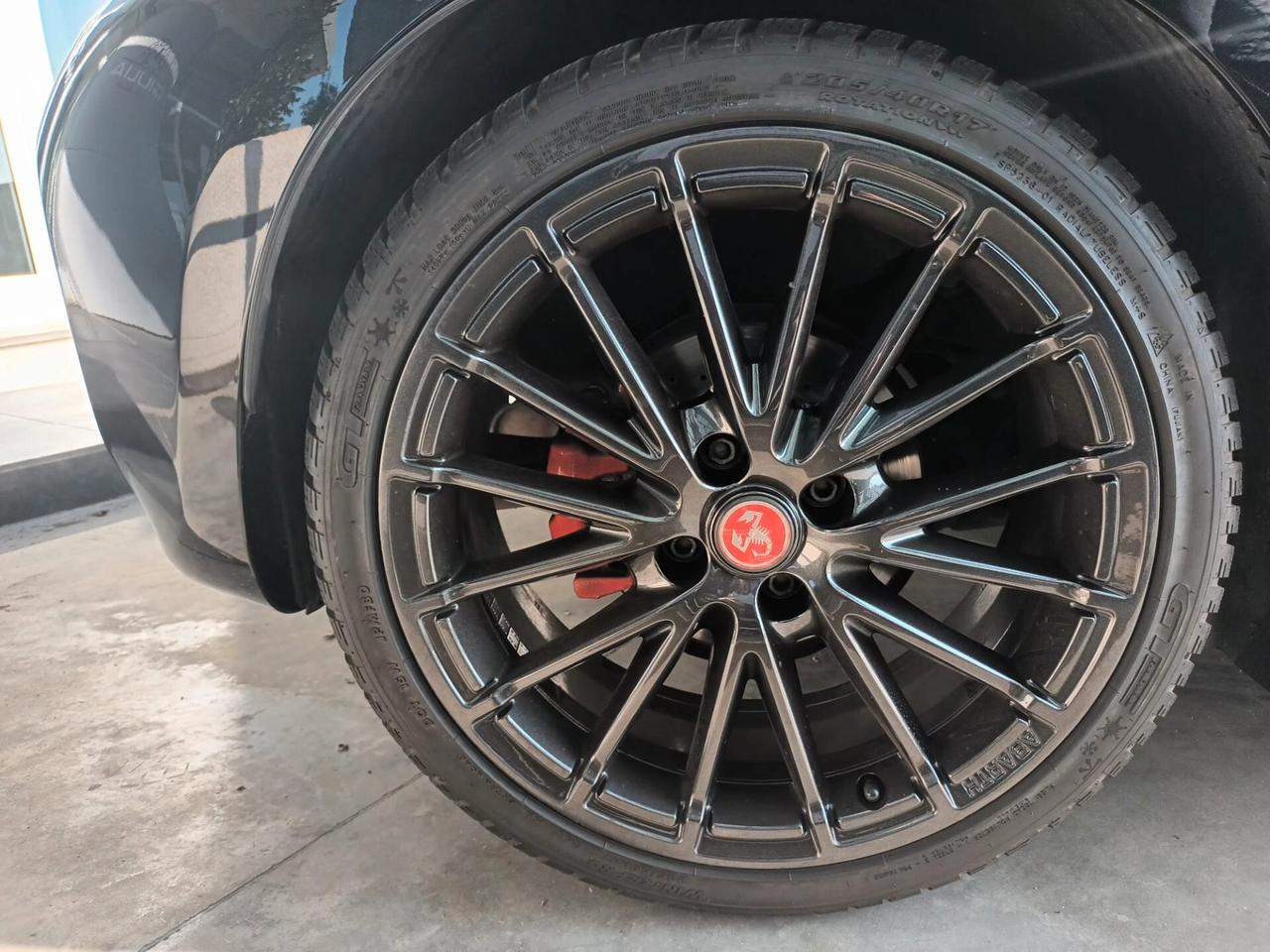 Abarth 695 Cabrio 1.4 Turbo T-Jet 180 CV Auto