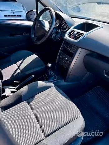 Peugeot 207 1.4 HDi 68 CV - 2011