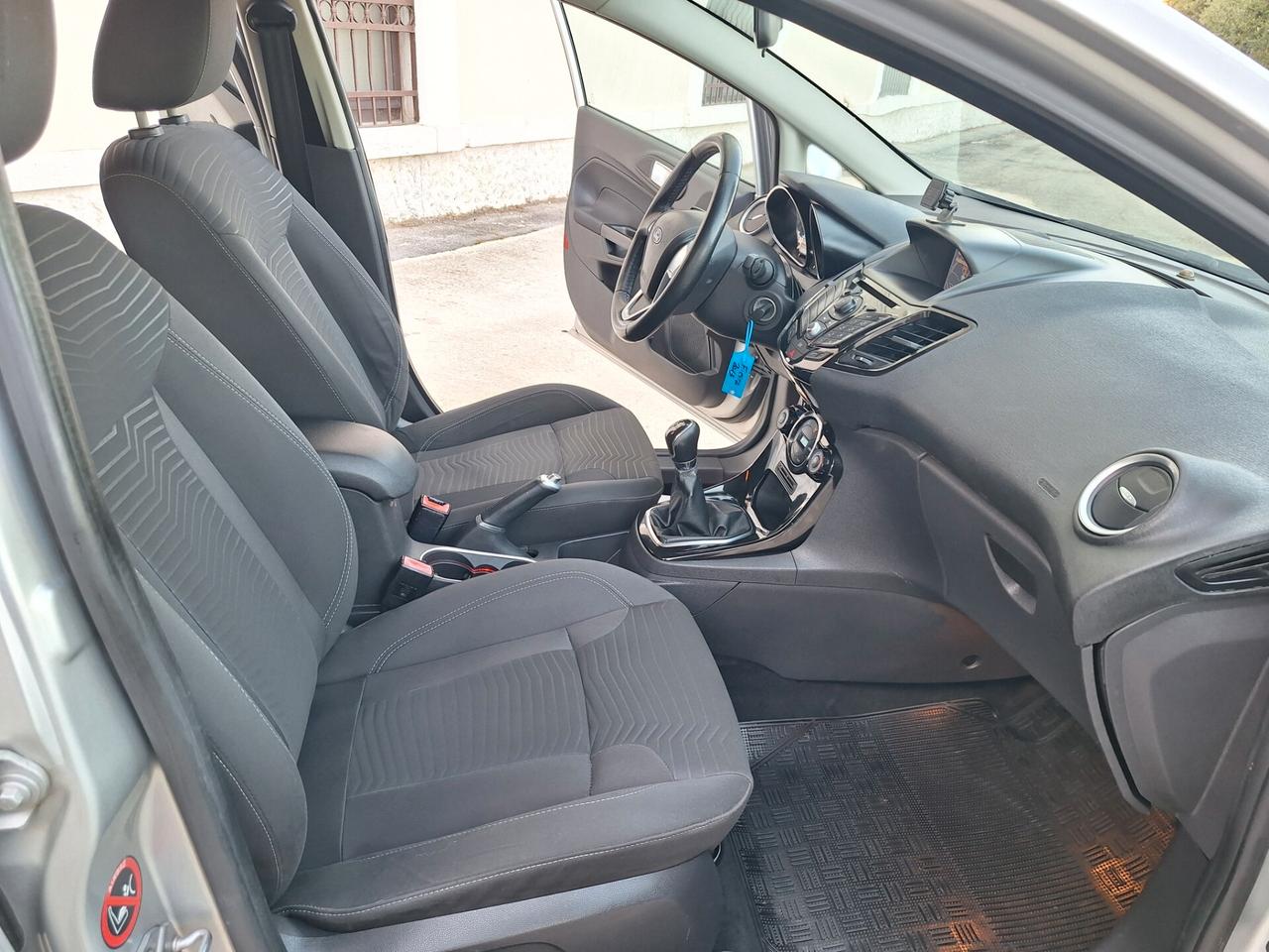 Ford Fiesta 1.5 TDCi 75CV 5 p NAVI Titanium