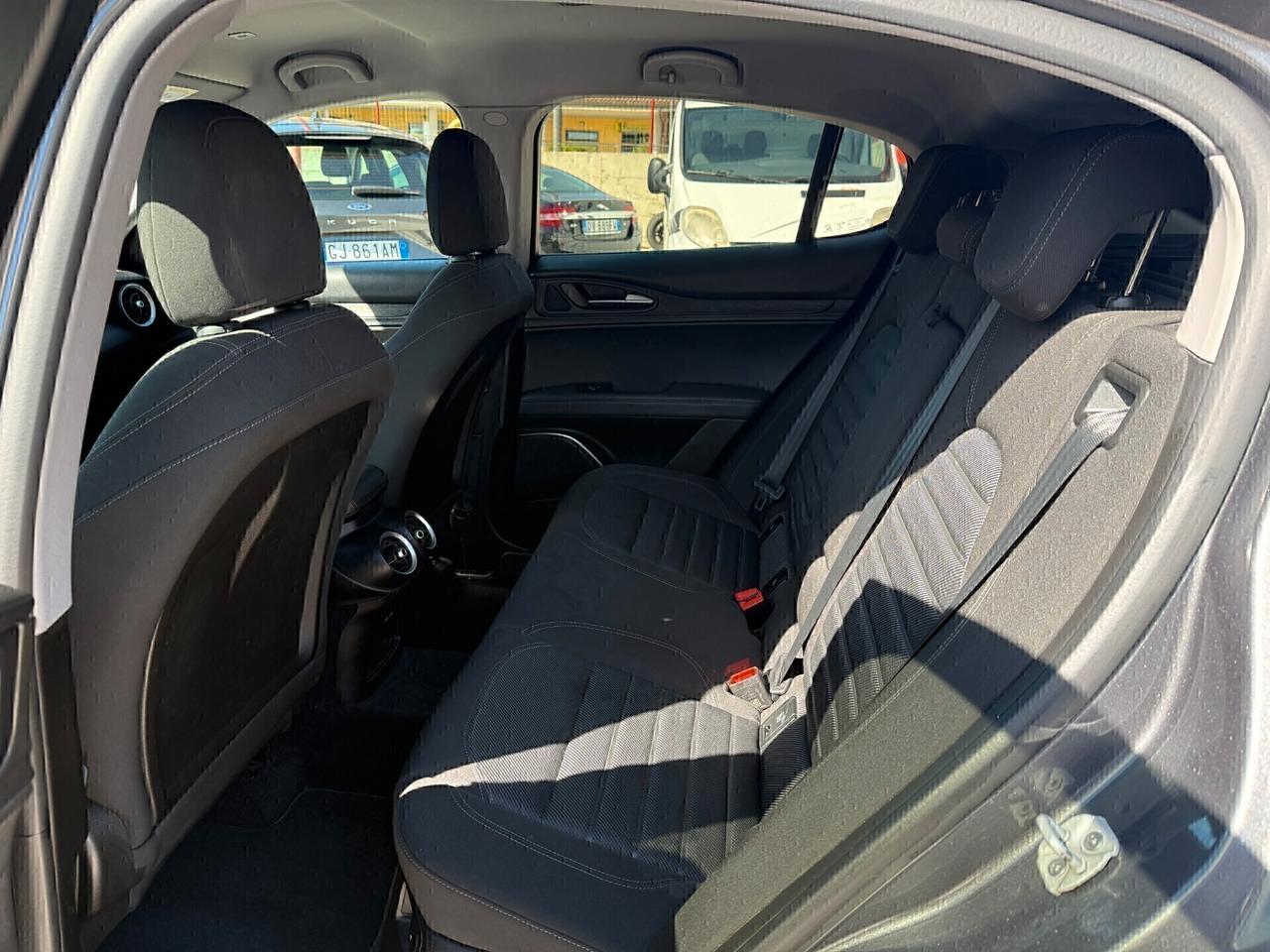Alfa Romeo Stelvio 2.2 Turbodiesel 160 CV AT8 RWD Business