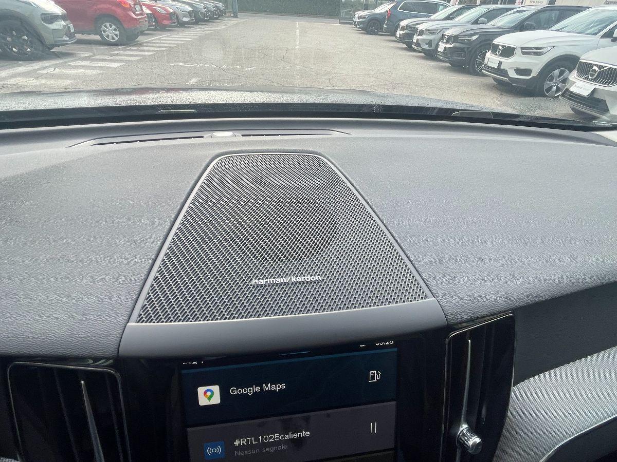 VOLVO - XC60 - B4 automatico Plus Dark