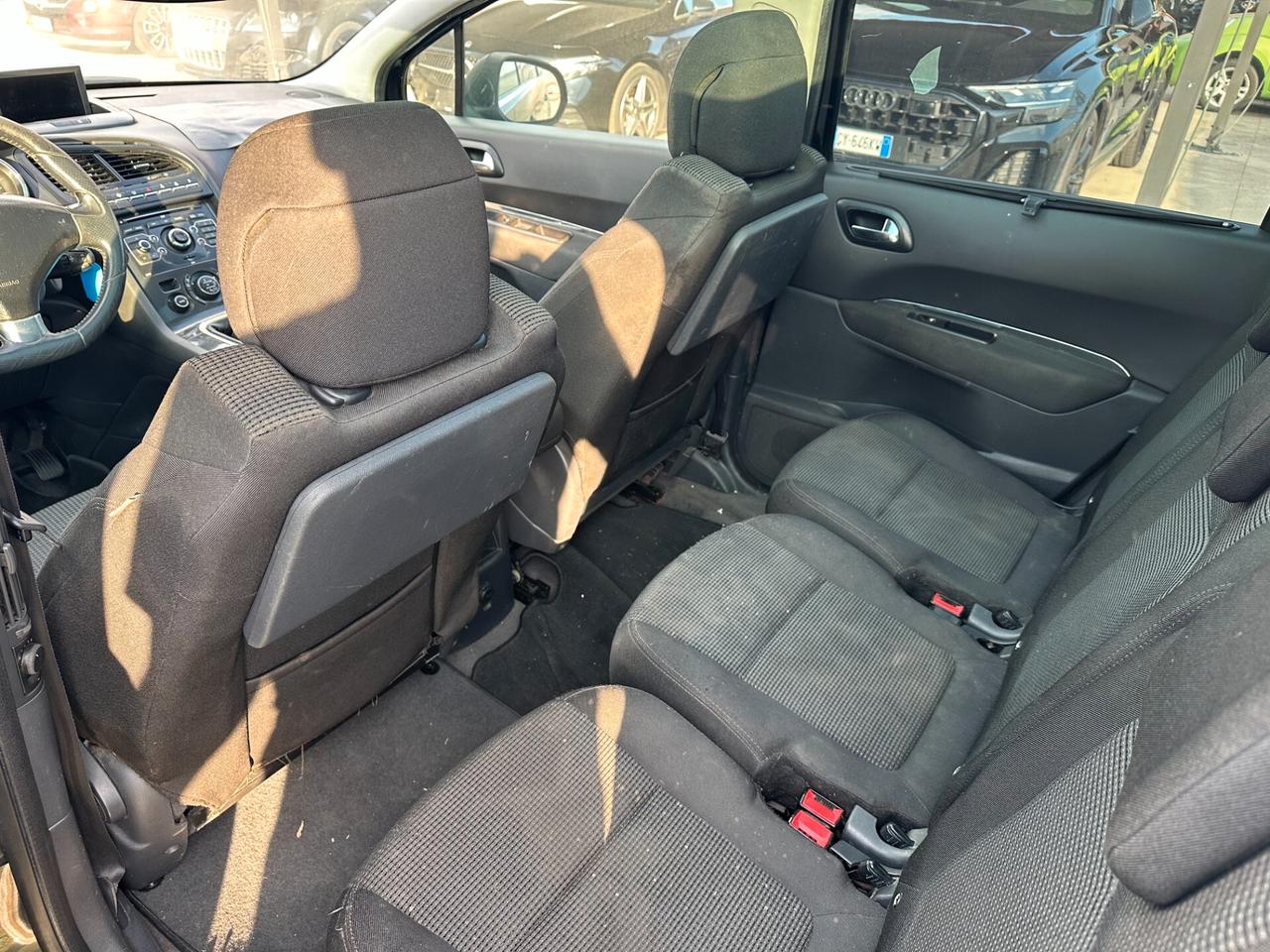 Peugeot 5008 1.6HDI*7 POSTI*111CV*TETTO PANORAMICO*