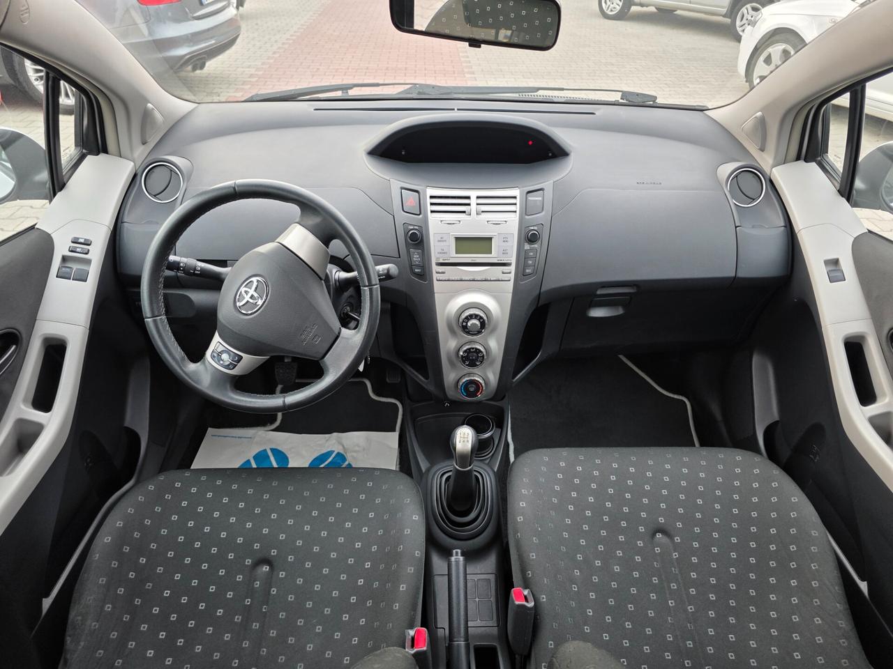 Toyota Yaris 1.0 5 porte