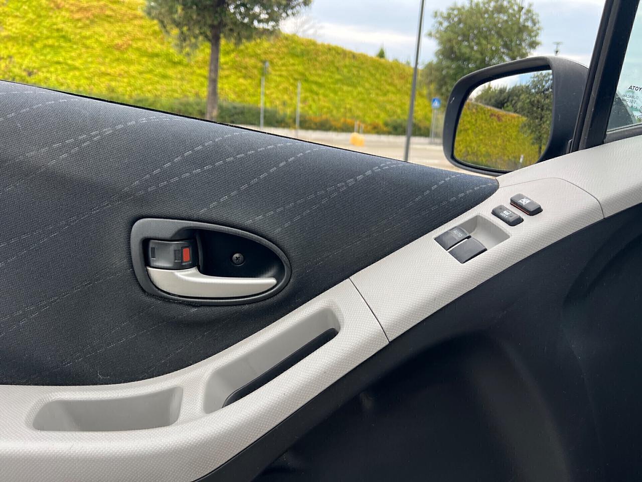 Toyota Yaris 1.3 5 porte km 60.000 - 2007 unico proprietario