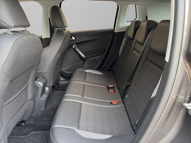 Peugeot 2008 BlueHDi 100 Allure