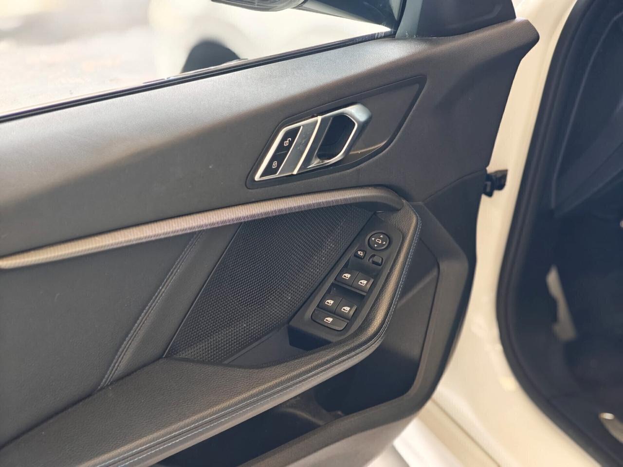 Bmw 118 118d 5p. Msport