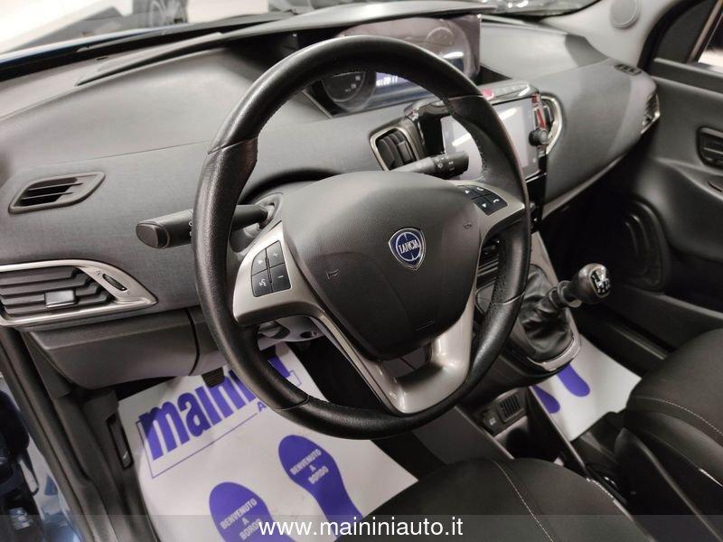 Lancia Ypsilon 1.0 70cv 5p Hybrid Gold + Car Play
