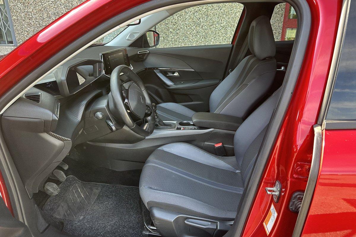 PEUGEOT 2008 PureTech 130 S&S Allure