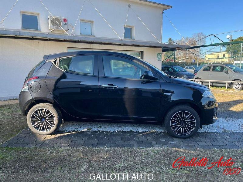 Lancia Ypsilon 1.0 FireFly 70cv Hybrid