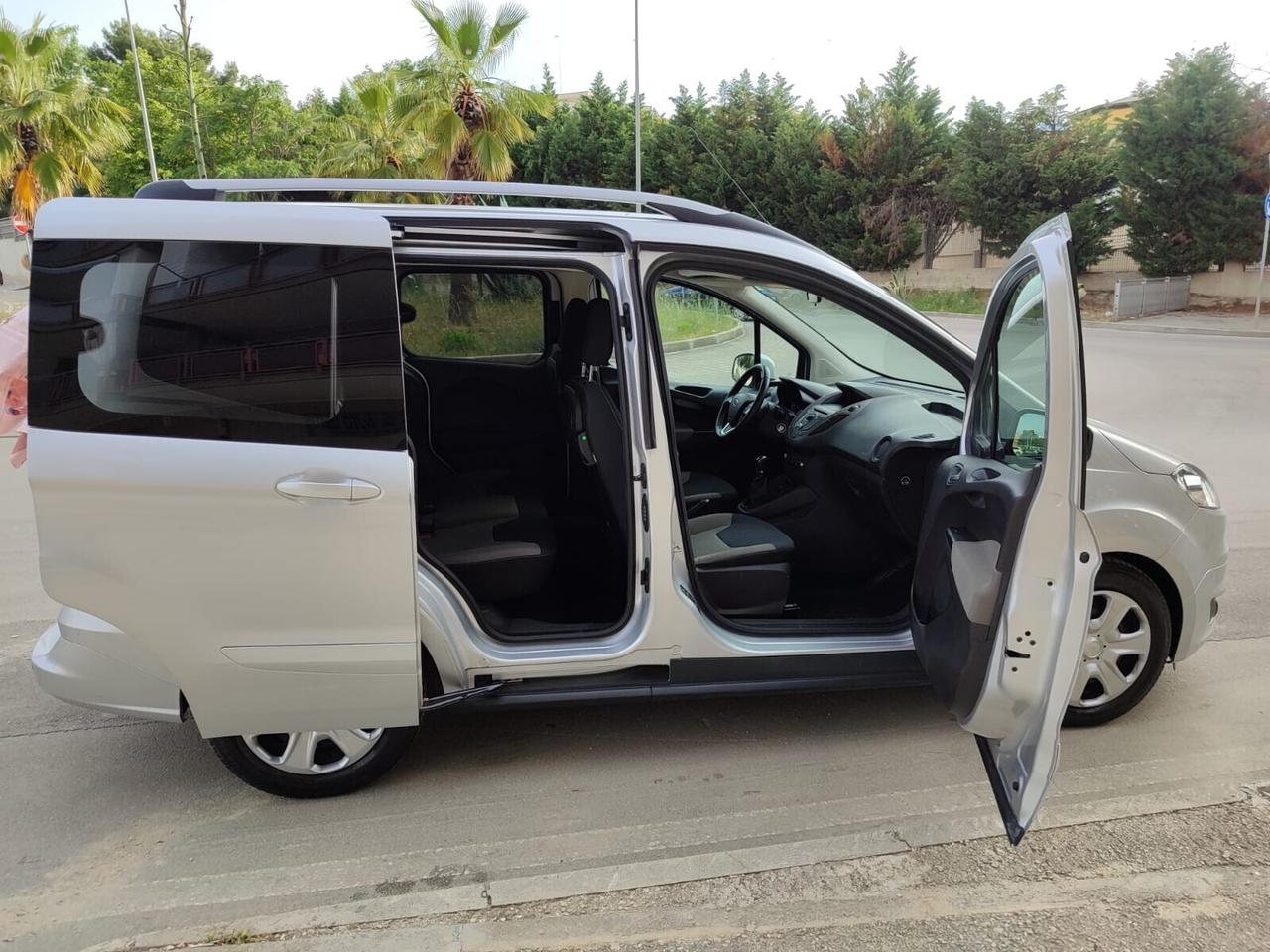 Ford Tourneo Courier 1.5 tdci 75CV VETTURA NUOVO!!