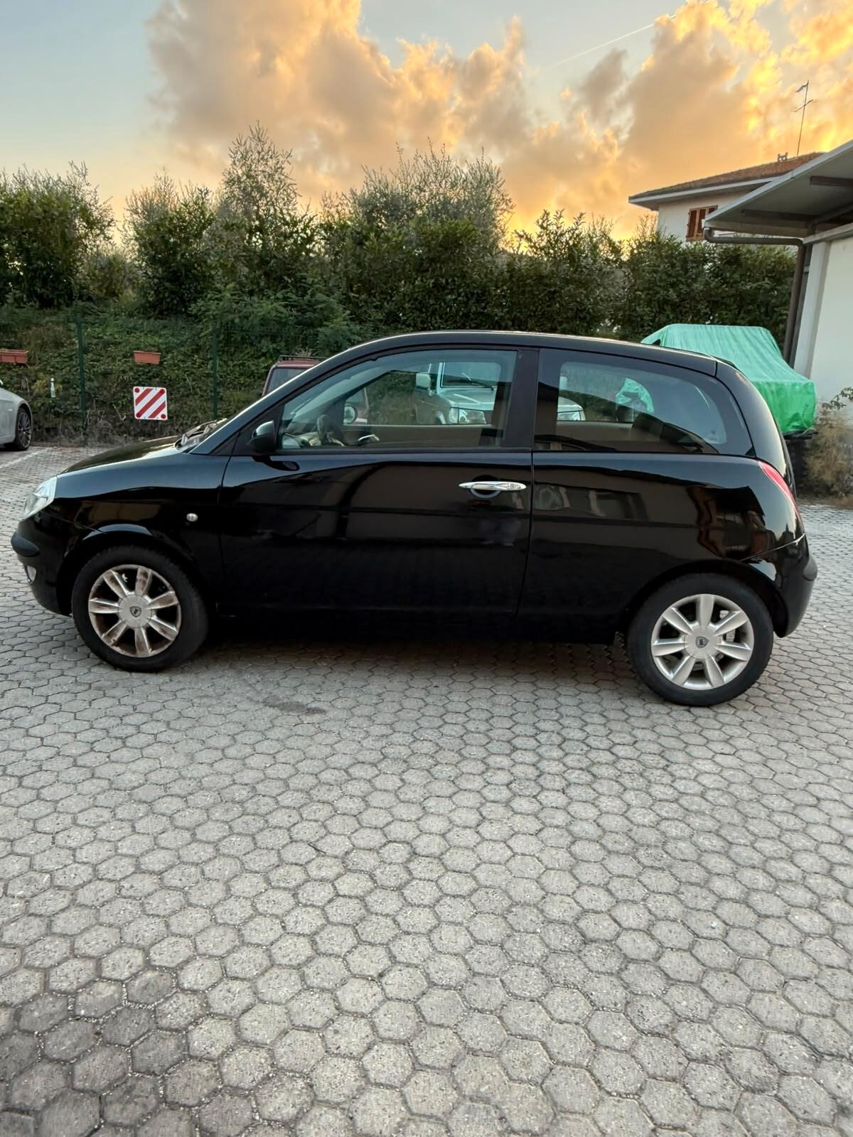 Lancia Ypsilon 1.2 Oro