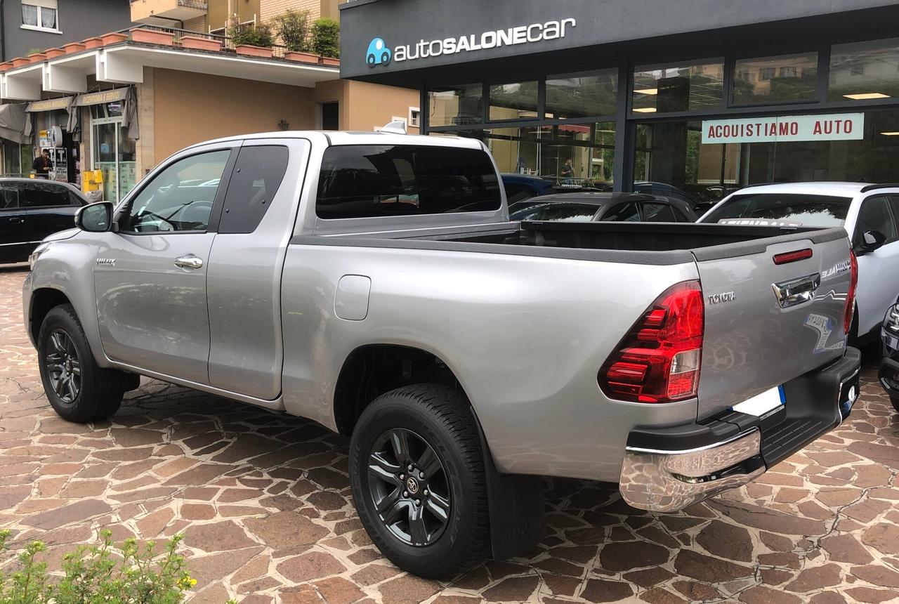 Toyota Hilux 2.4 D-4D 4WD 2 porte 4posti Extra Cab Lounge