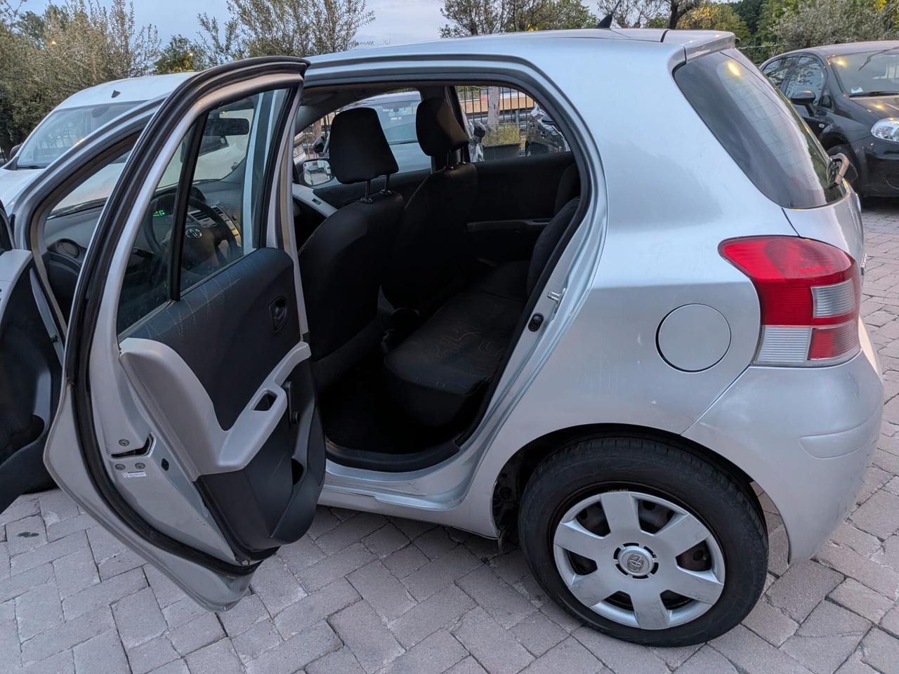 Toyota Yaris 1.0 3 porte Now