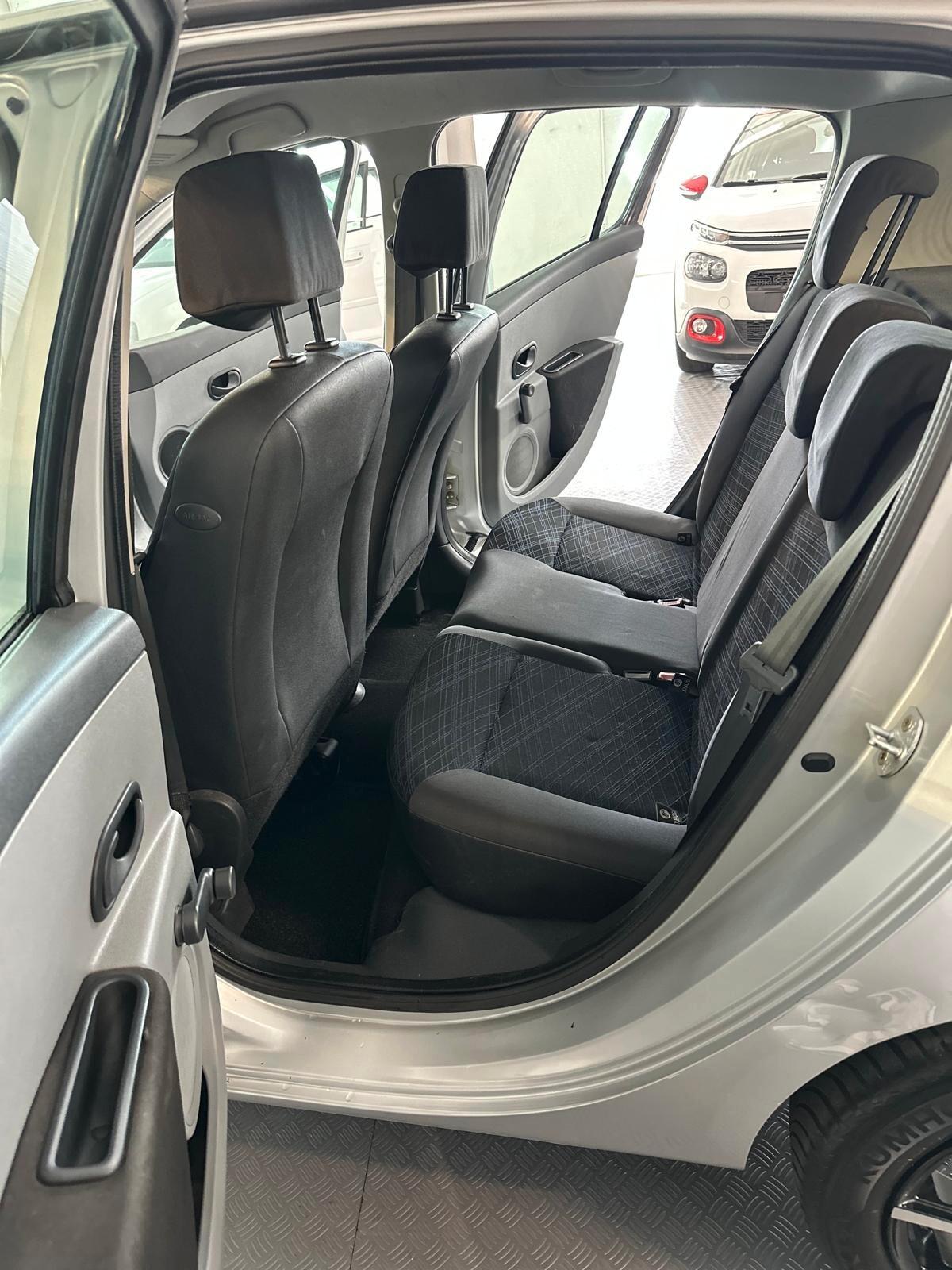Renault Clio Storia 1.2 5 porte Confort