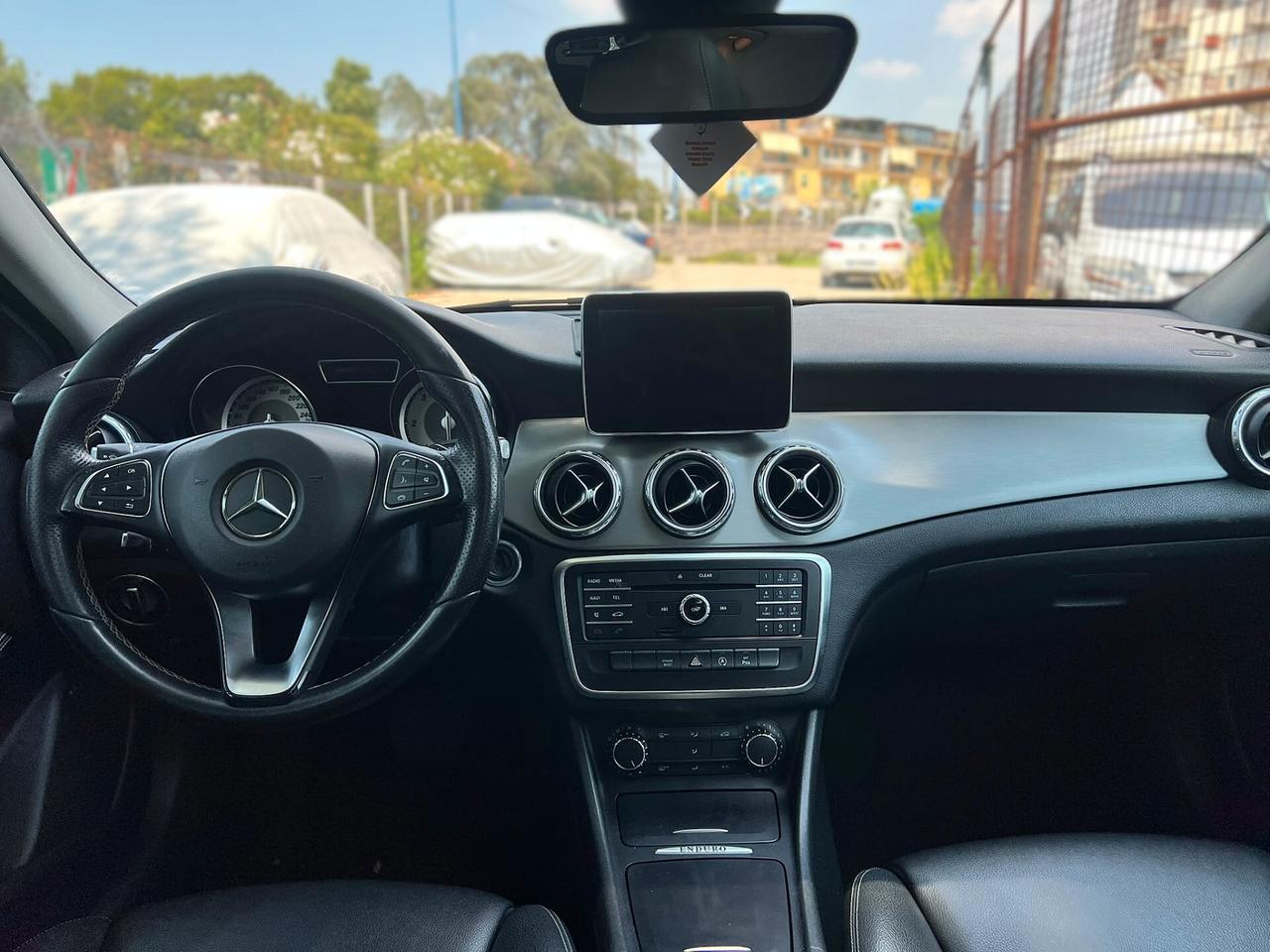 MERCEDES-BENZ GLA 180 d Automatic Premium - 2016