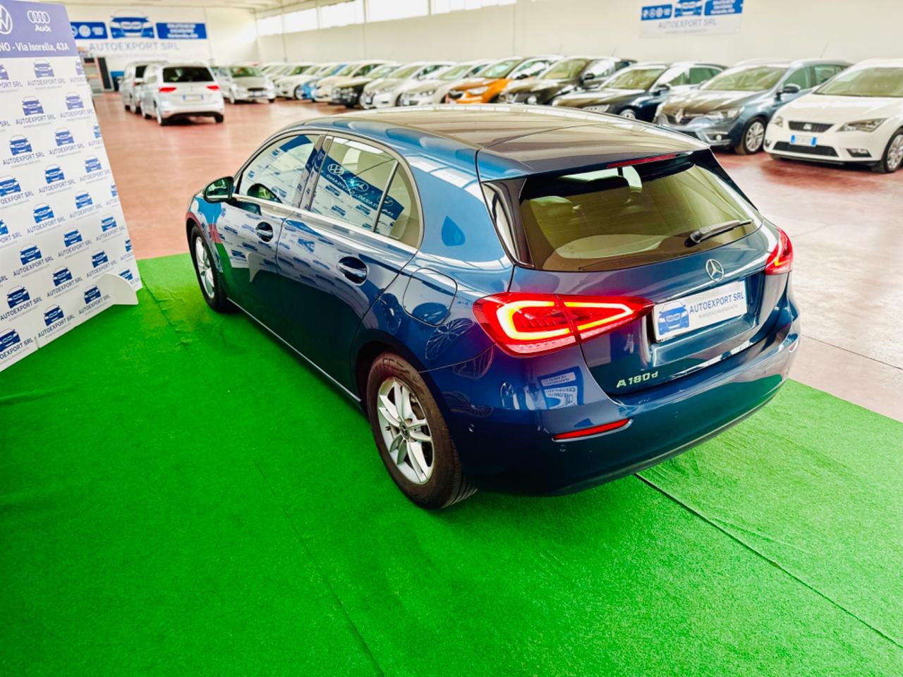 Splendida Mercedes-benz A 180/Automatic Premium2020