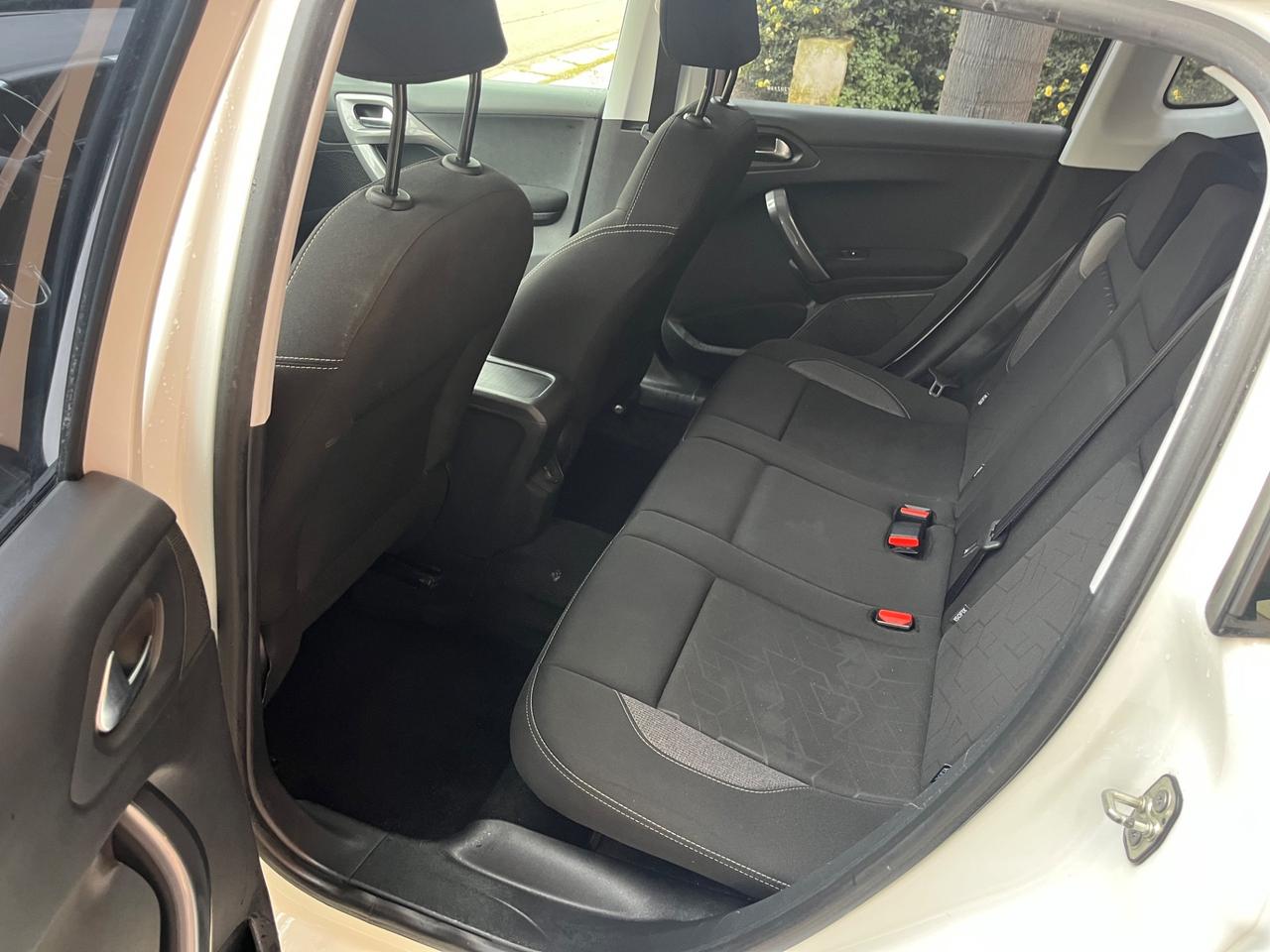 Peugeot 2008 BlueHDi 100 Active