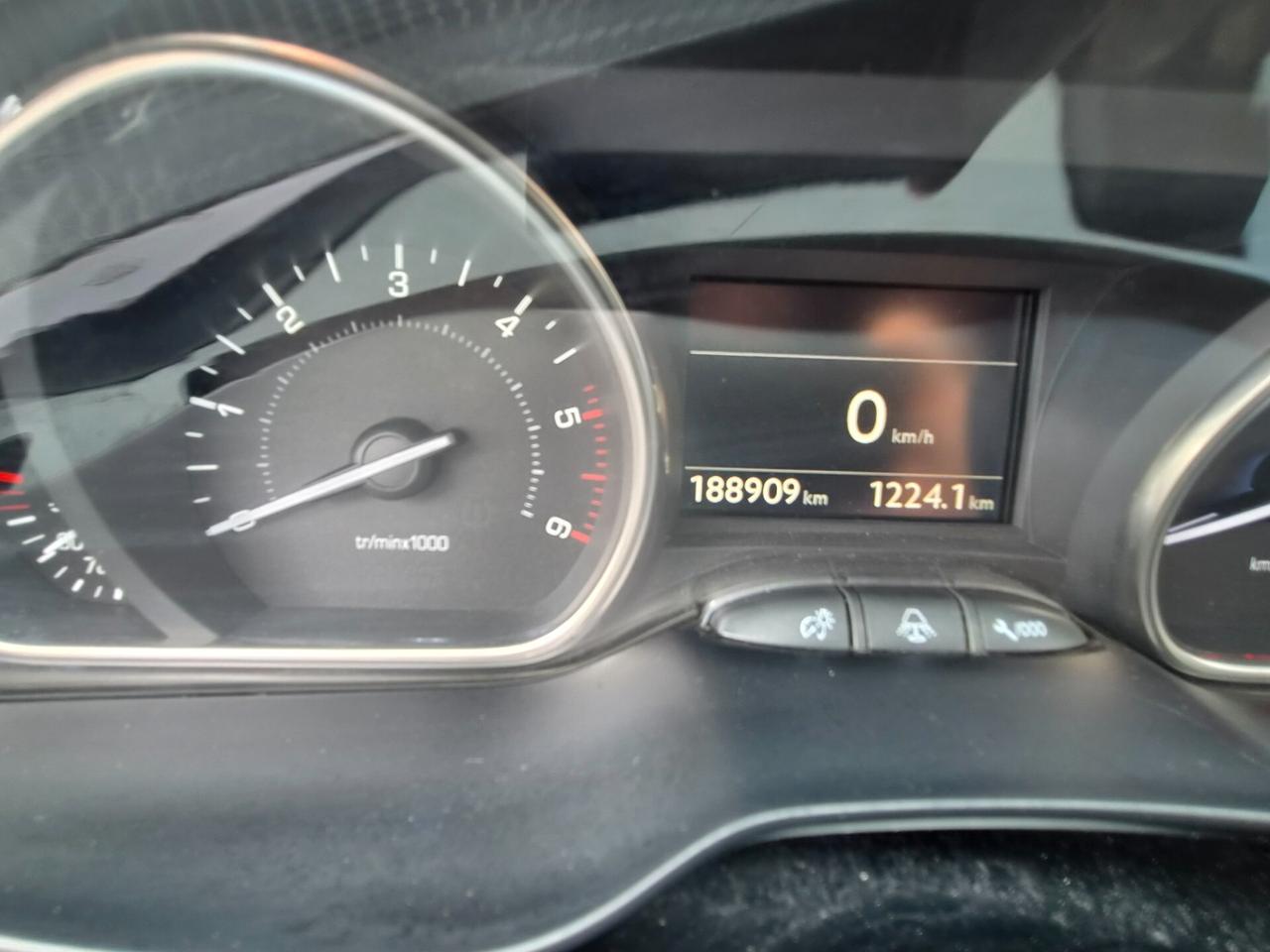 Peugeot 2008 BlueHDi 100 Black Matt