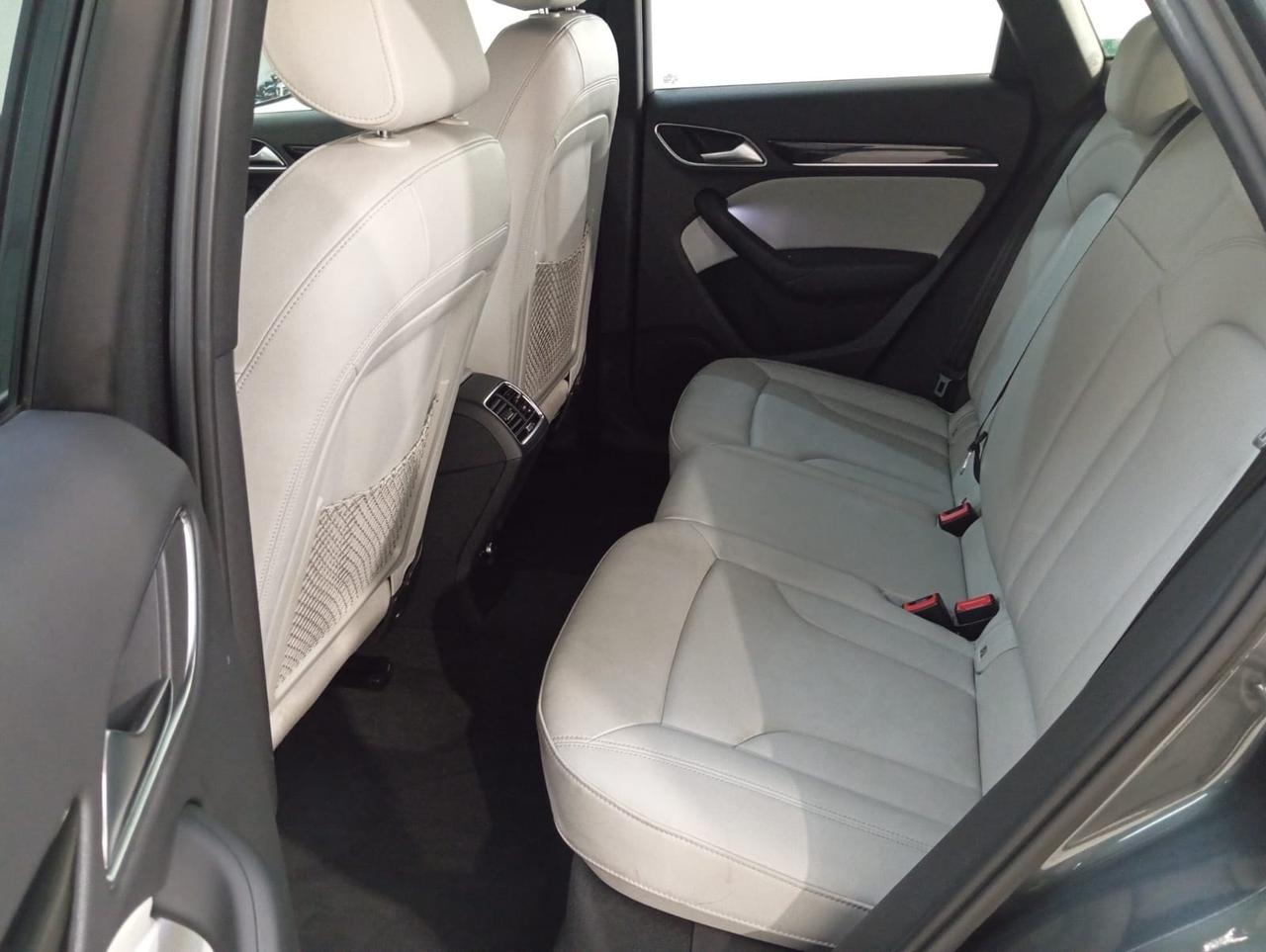 Audi Q3 RS 2.5 TFSI quattro S tronic