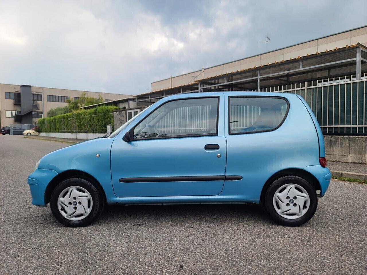 Fiat 600 CON A/C SOLO 59.000KM