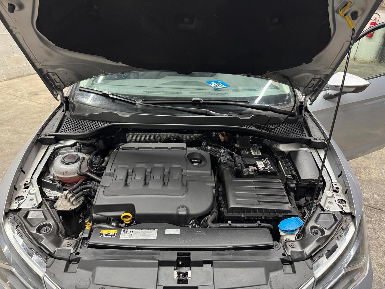 SEAT Leon ST 1.6 tdi 115cv FURTO PARZIALE