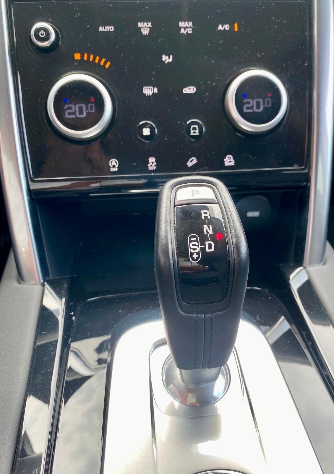 Land Rover Discovery Sport 2.0 TD4 180 CV AWD Auto R-Dynamic V. COCKPIT