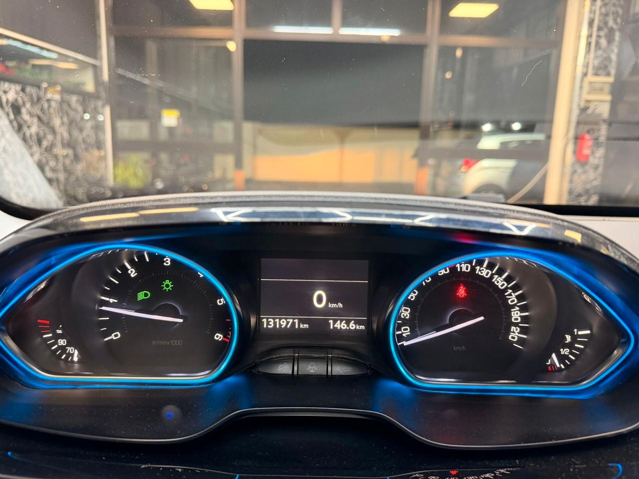 Peugeot 2008 BlueHDi 100 Allure