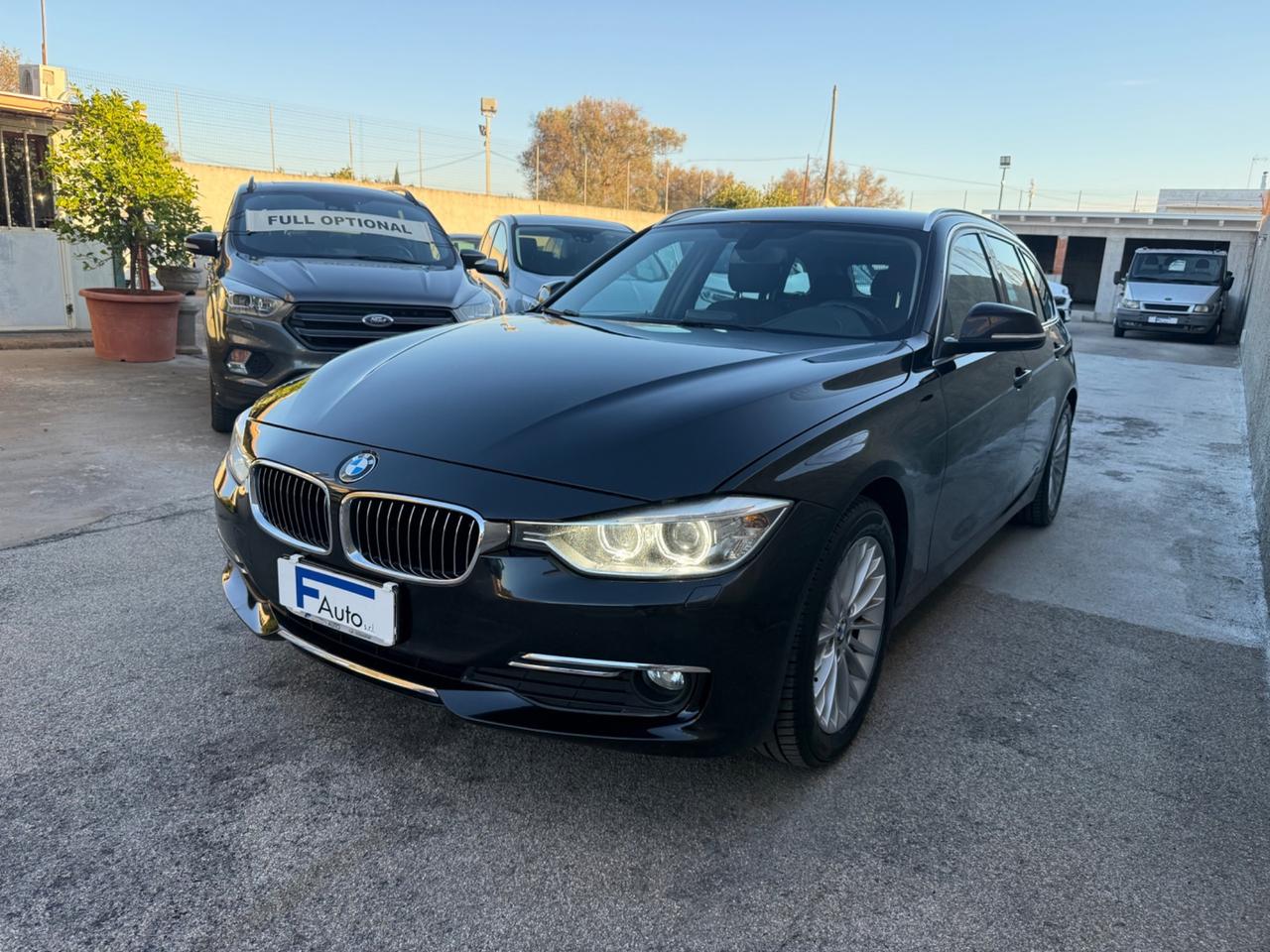 BMW 318d Touring Luxury,Navi,Bluetooth,Climatronic,Led+Xeno,ecc.