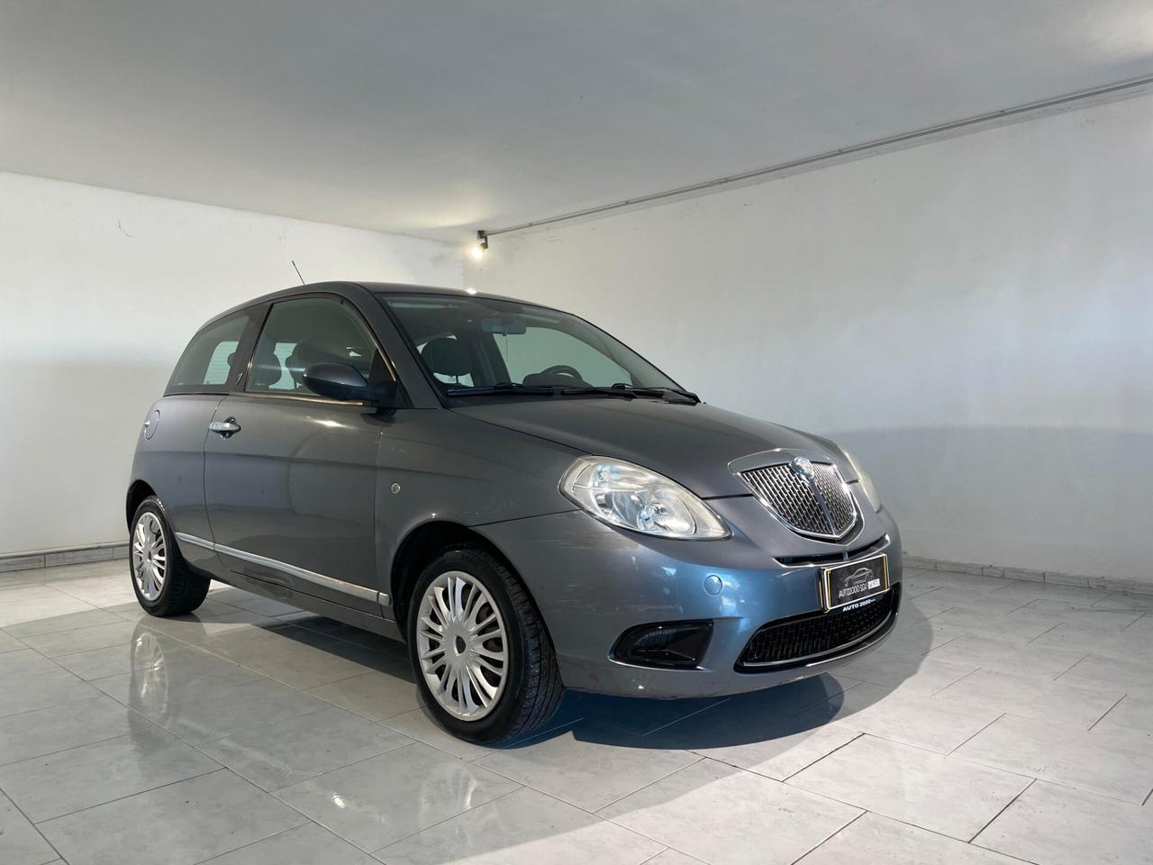 Lancia Ypsilon 1.2 NEOPATENTATI