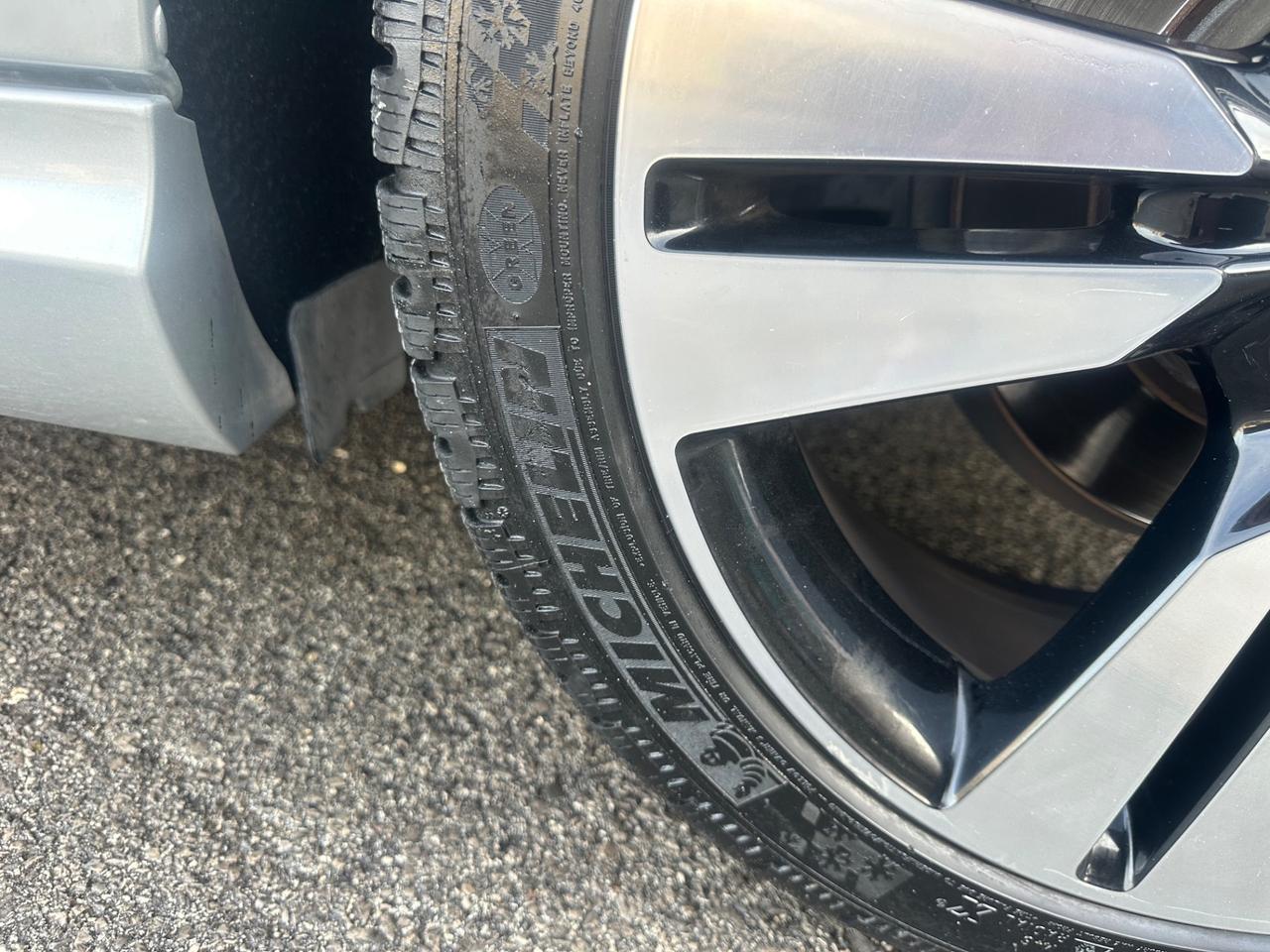 MERCEDES A180 CDI AUTOM/NAVI/LED/F1