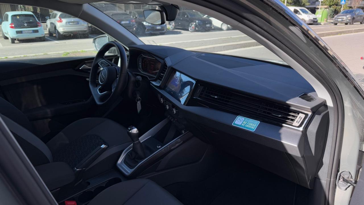 Audi A1 SPB 30 TFSI S tronic Identity Black led navi car play cockpit pdc cerchi 17 clima automatico