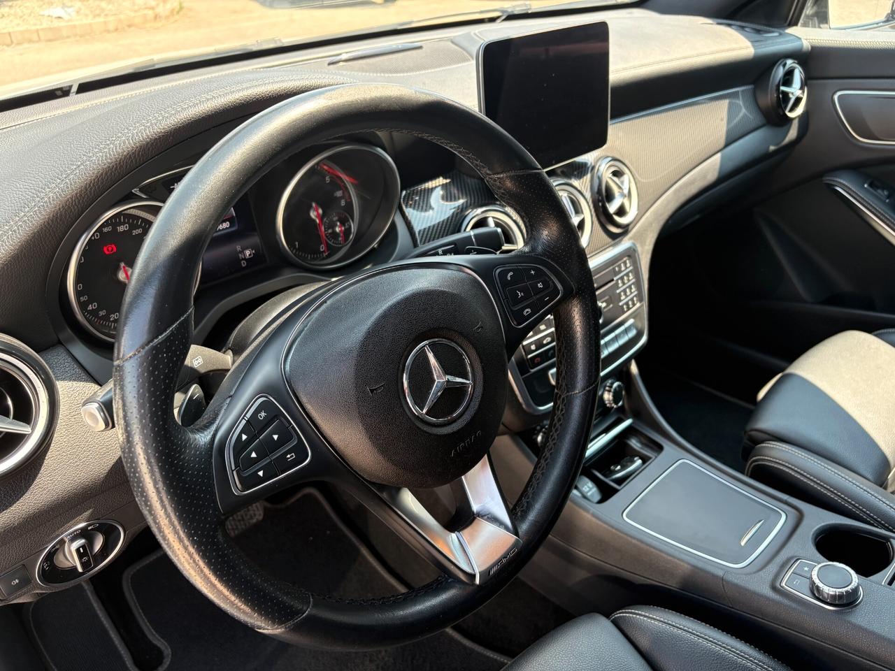Mercedes-benz CLA 200 d Auto Premium AMG