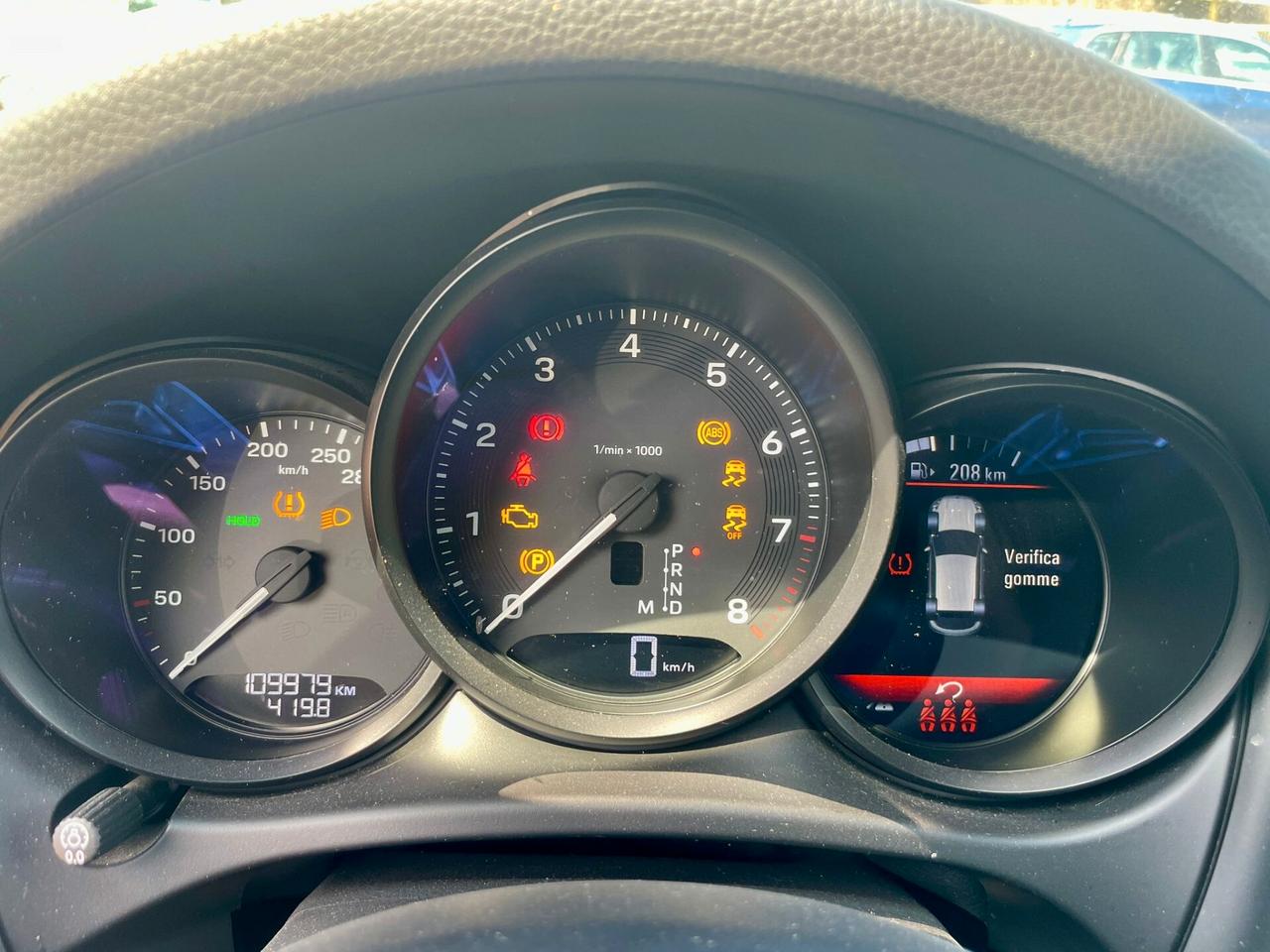 Porsche Macan 2.0 *** VEICOLO SINISTRATO VA IN MOTO ***