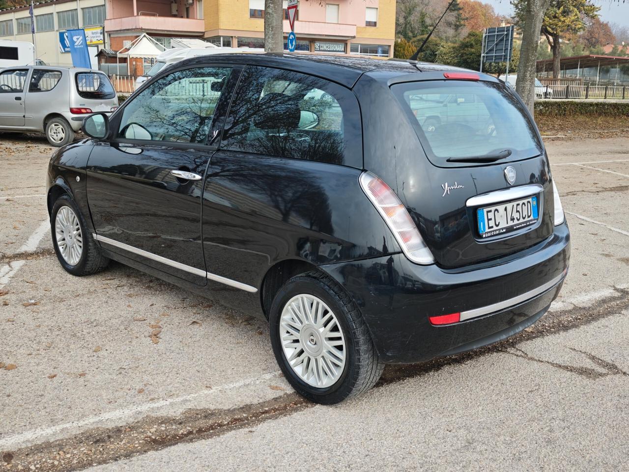 Lancia Ypsilon 1.3 MJT 75 CV OK NEOPATENTATI