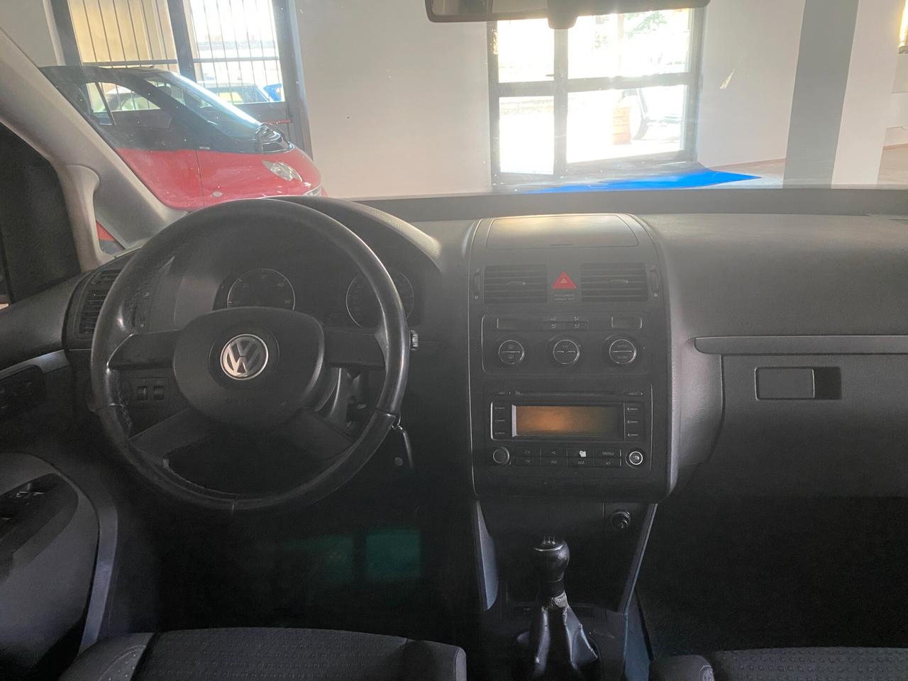 Volkswagen Touran 1.9 TDI 101CV Trendline anche pe NEOPATENTATI