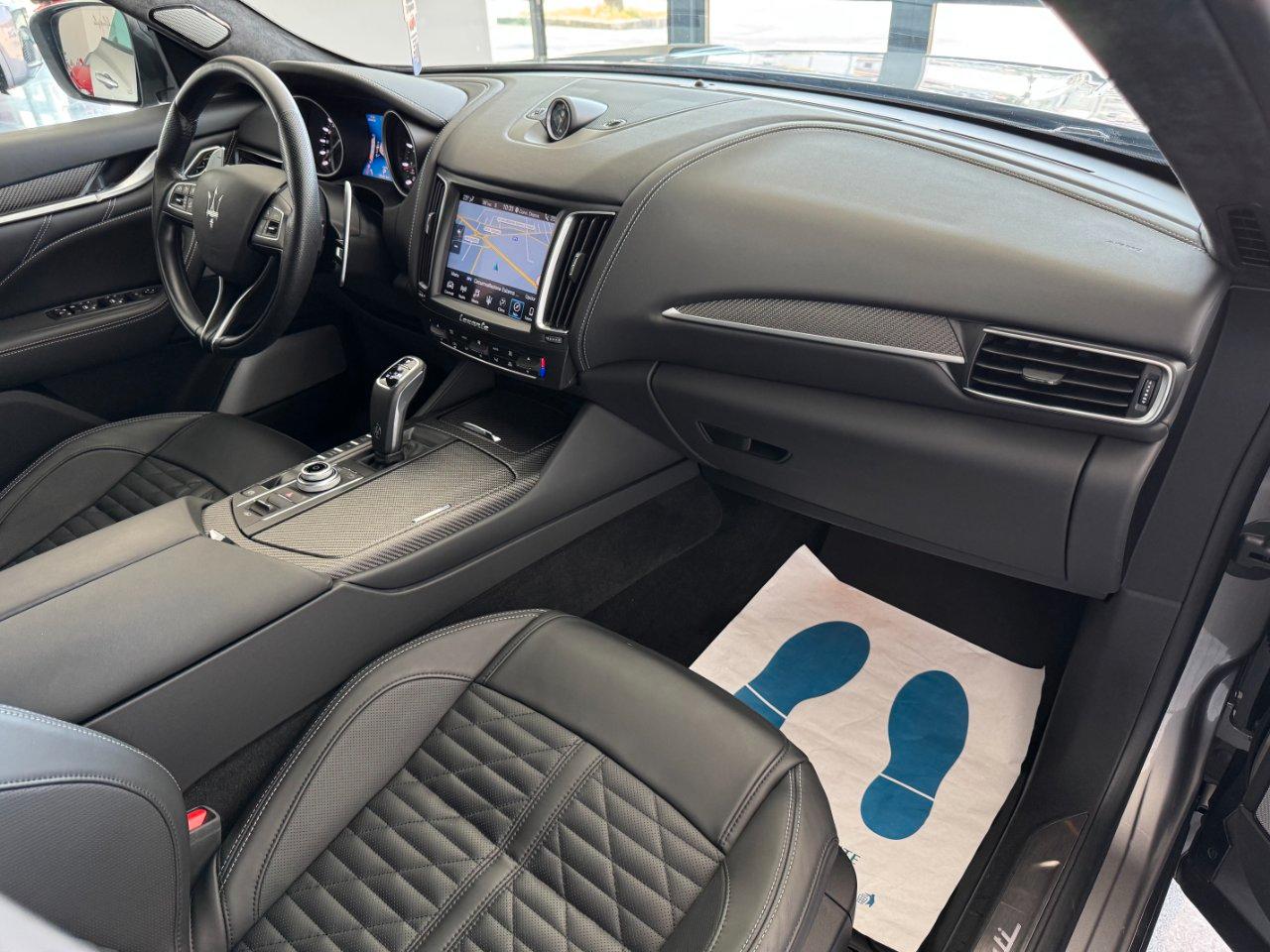 Maserati Levante 3.8 V8 Trofeo 580cv Tetto 22" Carbonio Full