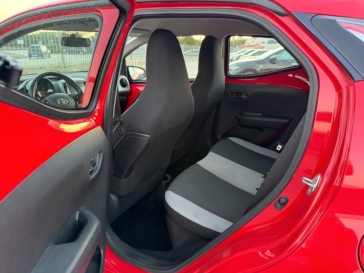 Toyota Aygo 1.0 VVT-i 69 CV 5 porte x-play TSS MMT