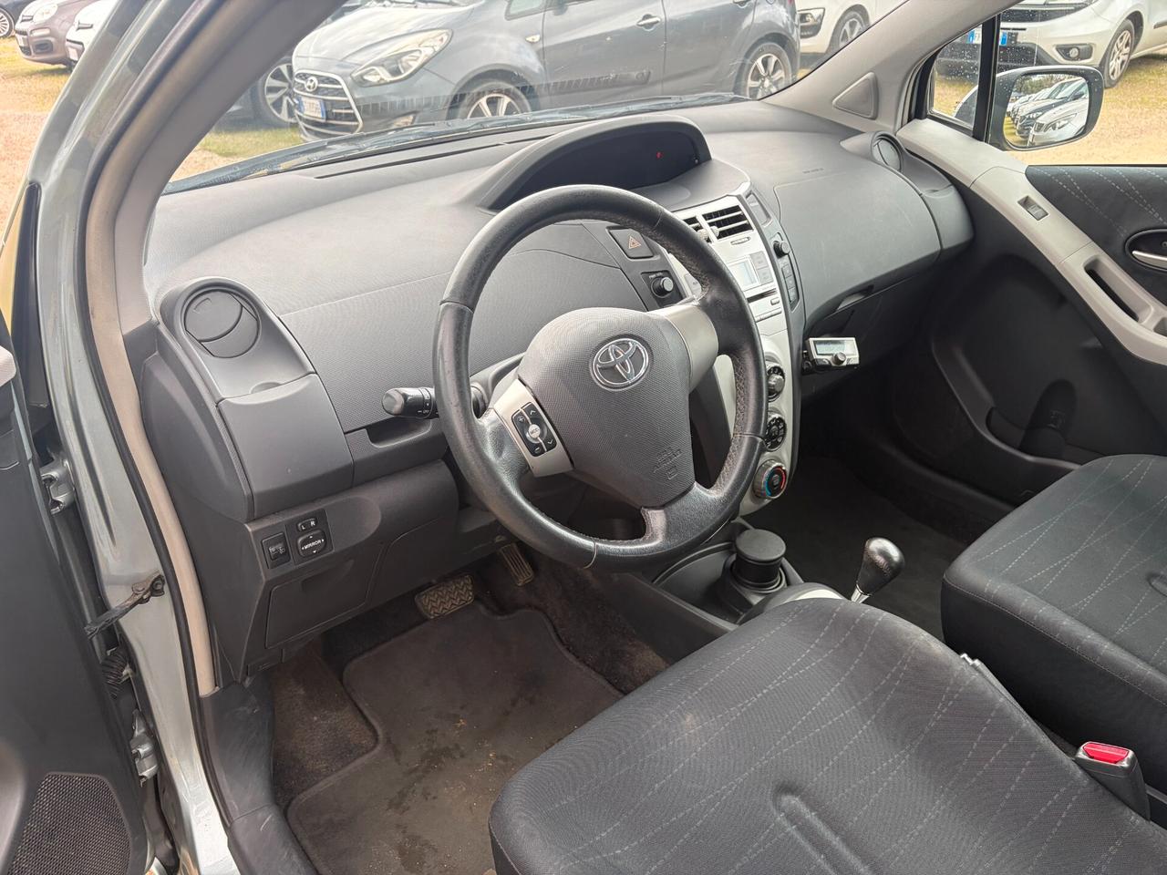 TOYOTA YARIS 1.3 87CV 120.000 KM AUTOMATICA