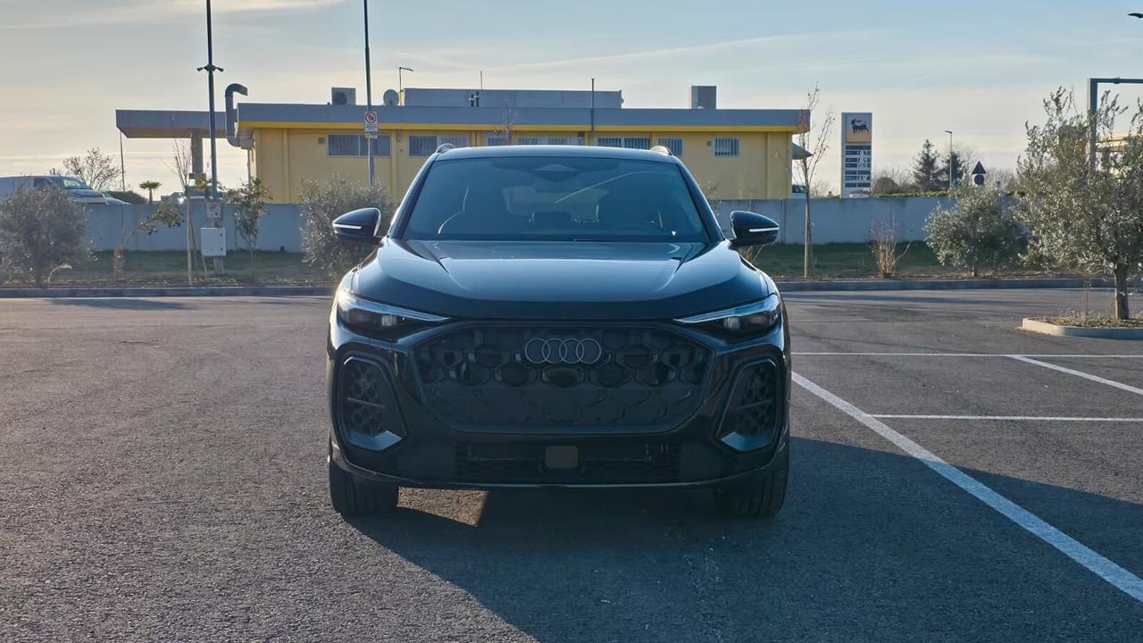 Audi Q5 SPB 2000 TD STRONIC SLINE NUOVA PRONTA CONSEGNA