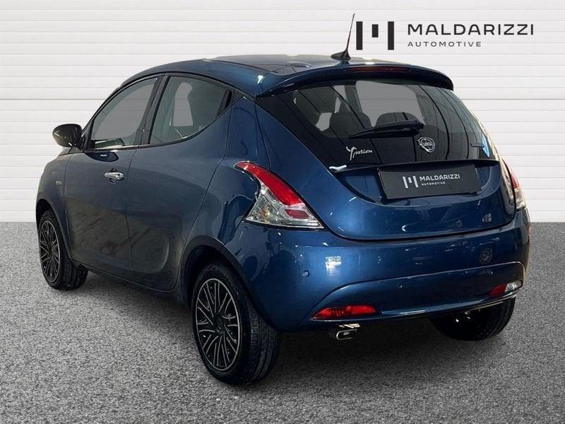 Lancia Ypsilon III 2021 1.0 firefly hybrid Gold s&s 70cv