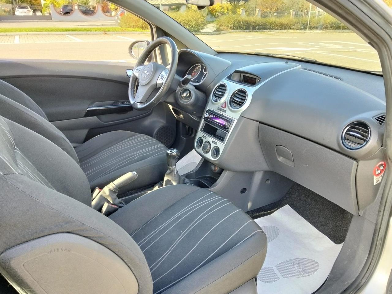 Opel Corsa 1.2 82Cv 3 Porte*Aux*Neopatentati