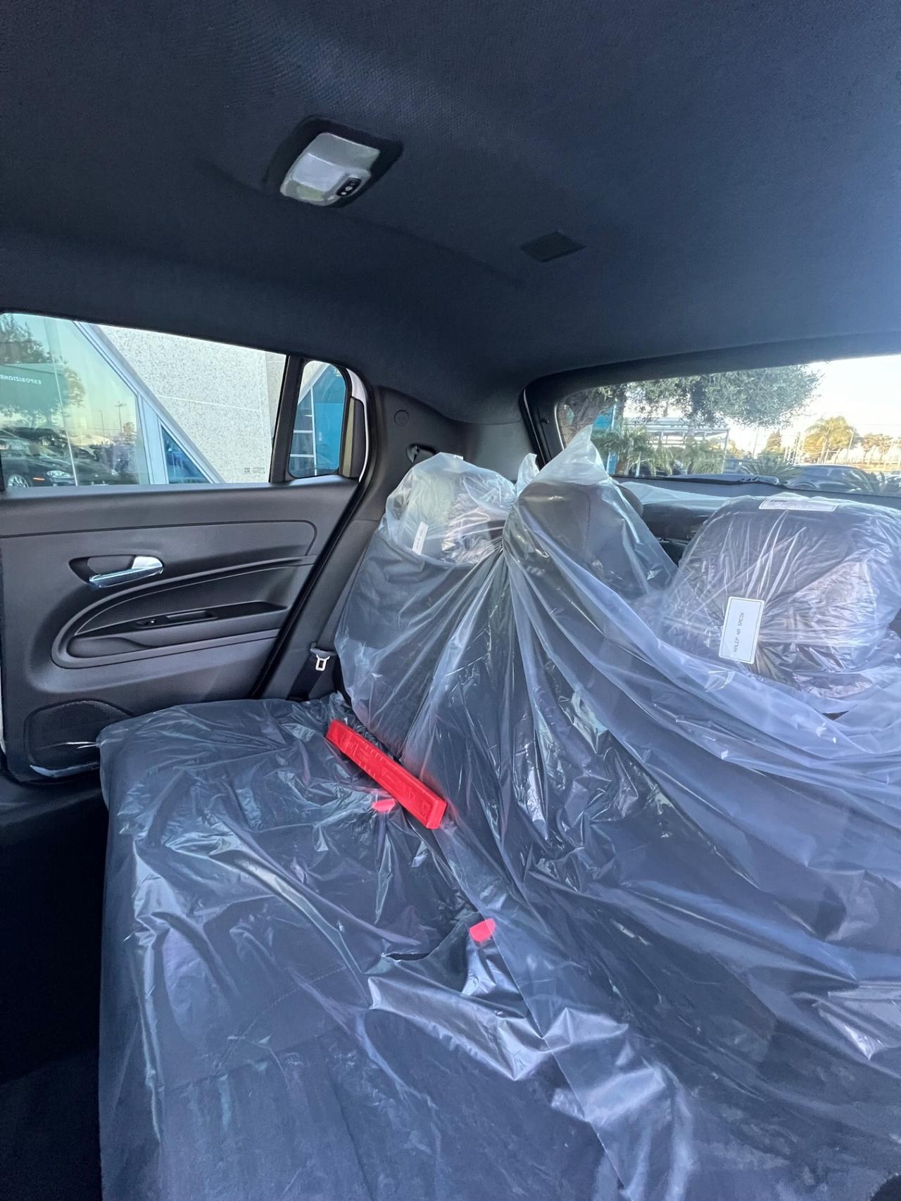 Jeep Avenger 1.2 Turbo 110 CV MHEV Longitude possibilità noleggio no scoring