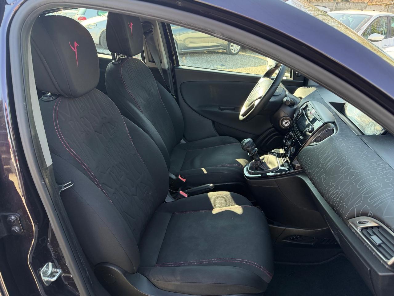 Lancia Ypsilon 1.2 69 CV 5 porte S&S Platinum