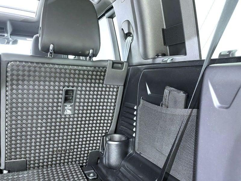 Land Rover Defender 3.0 D6 250 110 HSE AWD auto.